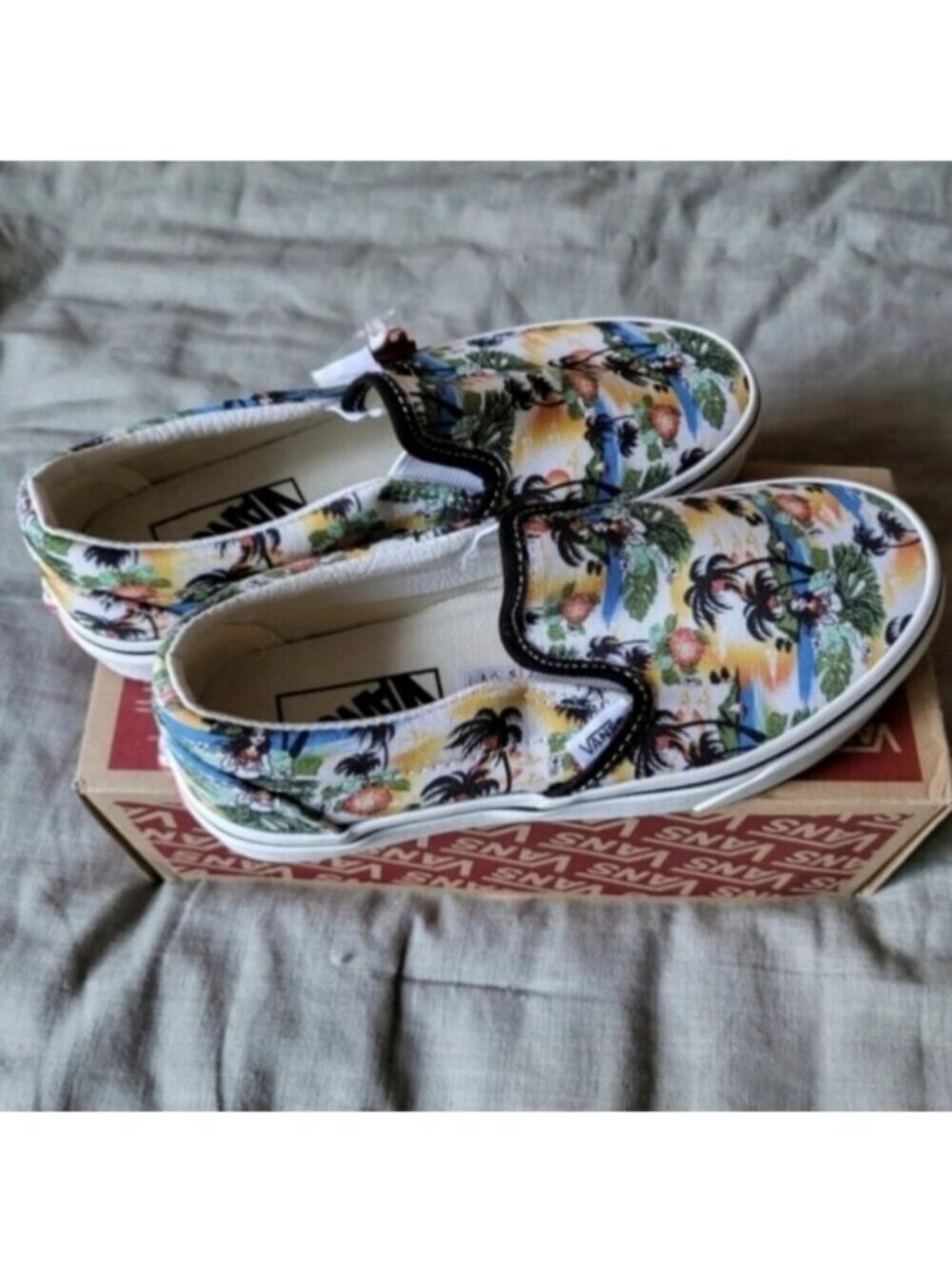 Vans Classic Slip On Aloha Women 5 Black White VNOA5AO86WC 1026 - Picture 6 of 7